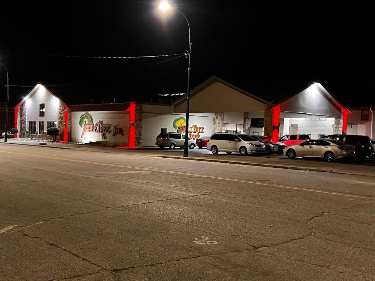 Apple Tree Inn Independence エクステリア 写真
