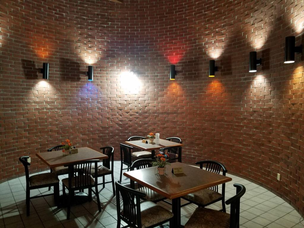 Apple Tree Inn Independence エクステリア 写真